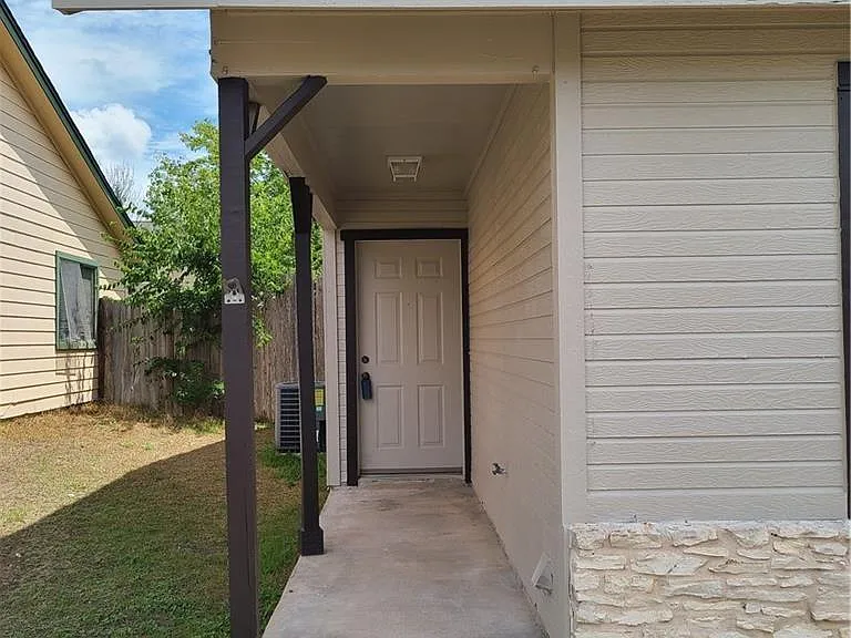 12405 Alderbrook Dr #B — Photo 3