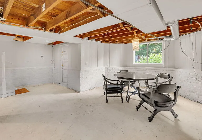 14 SW Whitaker St — Photo 29