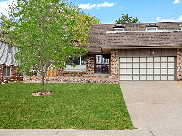 3570 S Hillcrest Dr — Photo 1