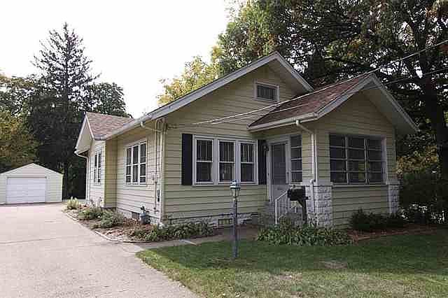 1st image of 1016 25th Avenue Ct