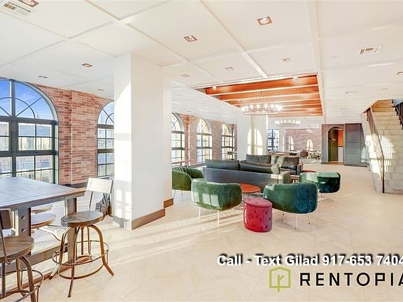 4th image of 187 Kent Ave #471