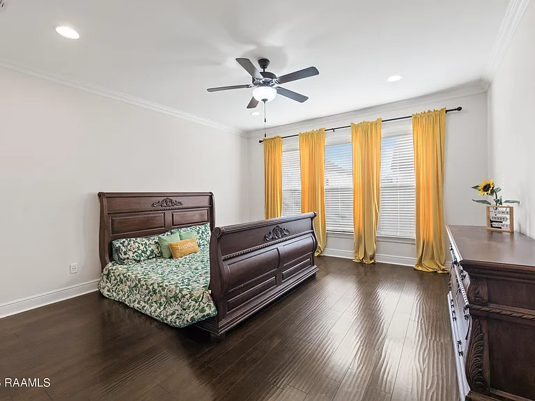 110 Olivewood Dr — Photo 23