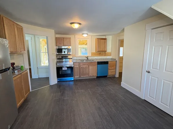 61B Chestnut St, Rochester, NH 03867