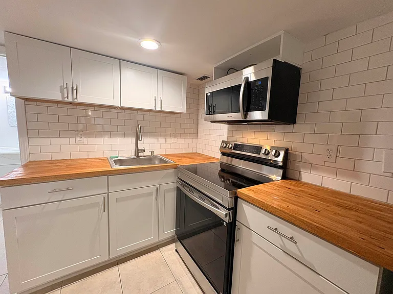 212 Barbourville Dr #STUDIO — Photo 6