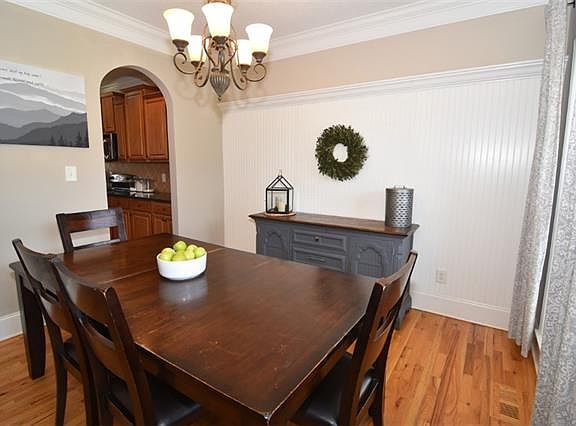 5th image of 1910 Waterbury Ct