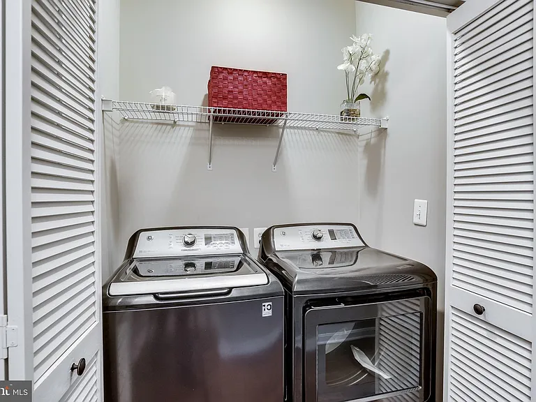 21784 Jarvis Sq — Photo 18