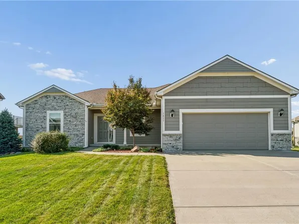 1411 N 3rd St E, Louisburg, KS 66053