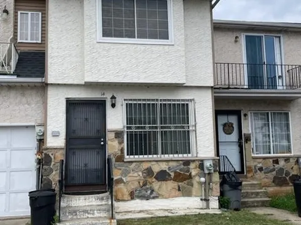 14 Long Pond Ln, Staten Island, NY 10304