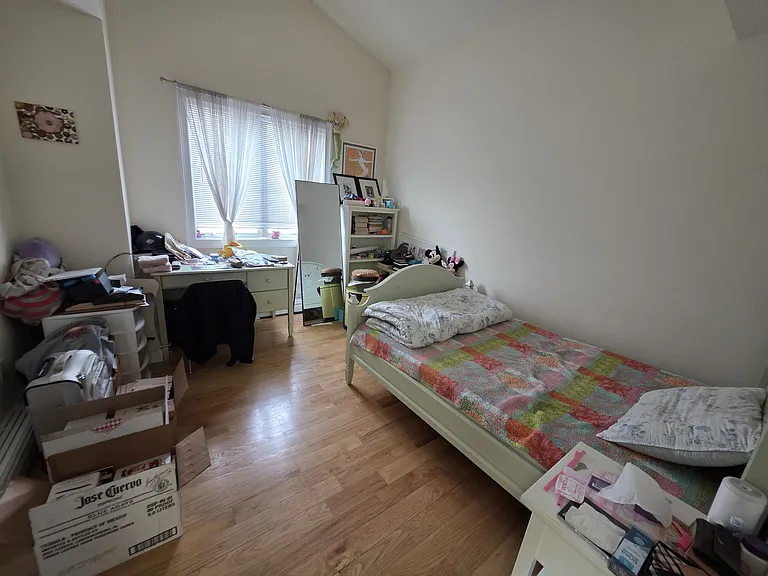 527 Roff Ave #B — Photo 6