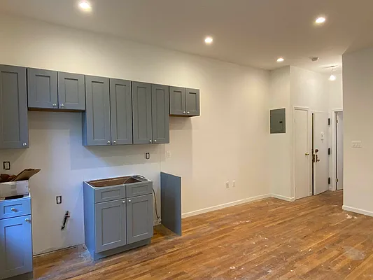 Rented by TheRealEstateCompany.com LLC | media 9