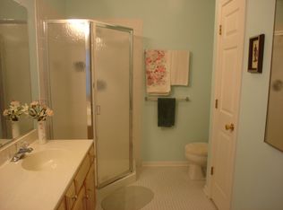 5818 Regency Ct, Gurnee, IL 60031