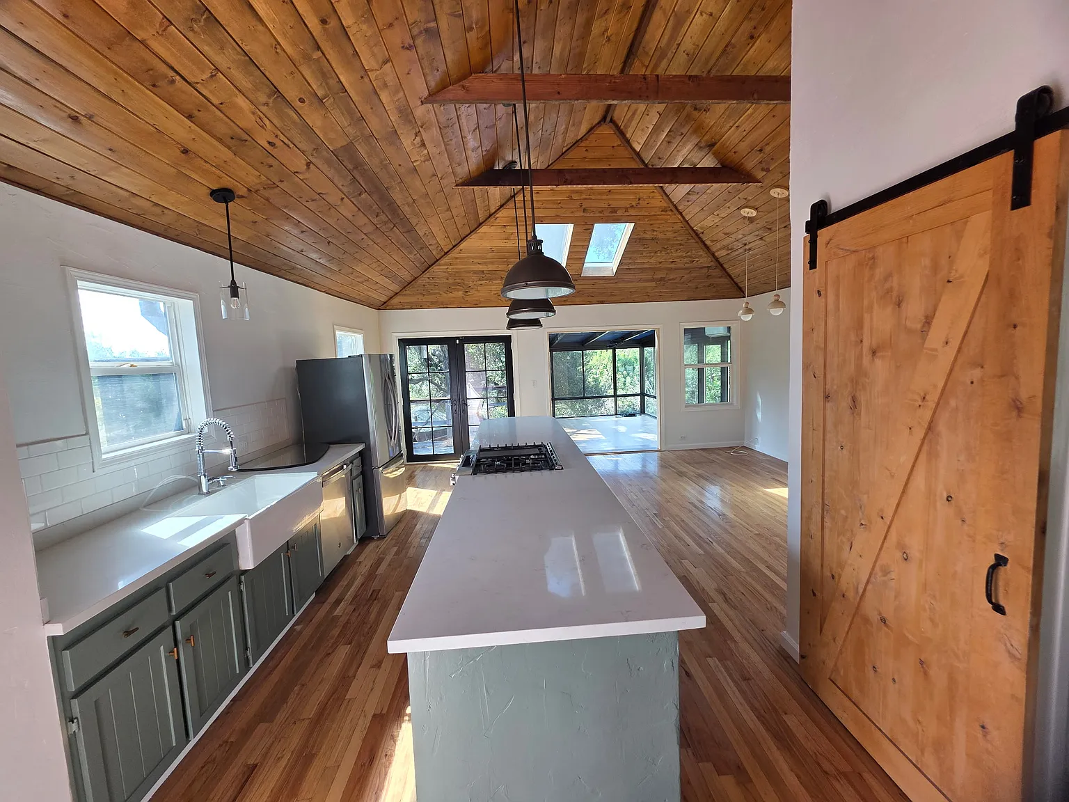 536 Quail Dr — Photo 1