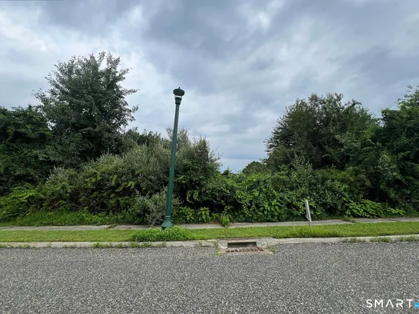 29 Farm View Drive, Norwich, CT 06360