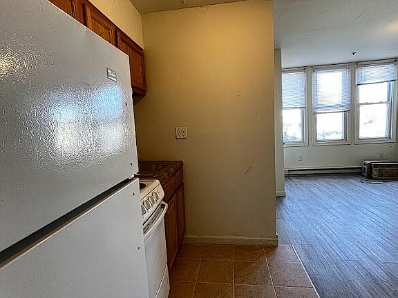 3rd image of 317 S 60th St