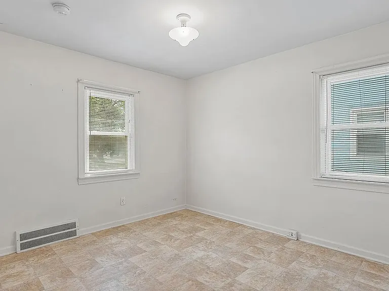 2922 Bailey Ave — Photo 13