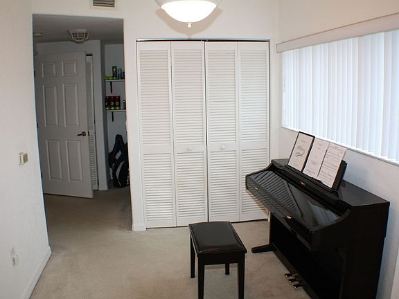 5th image of 333 Ocean Park Ln