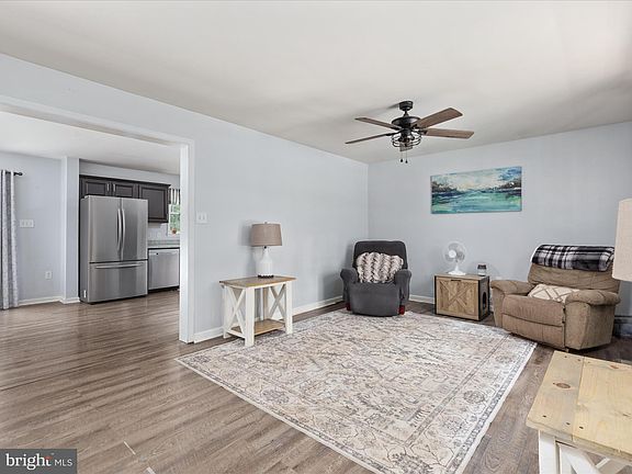 5th image of 585 Bass Wood Ln