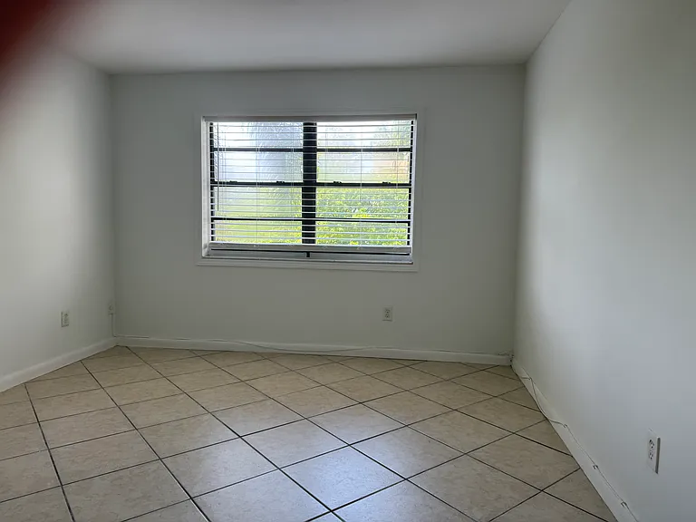9301 SW 92nd Ave #C308 — Photo 6