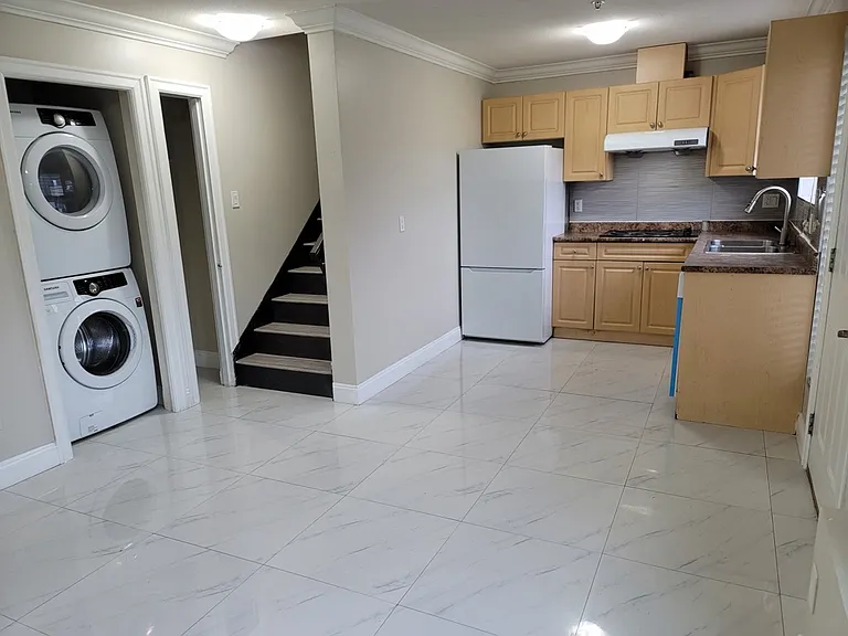 3197 E 6th Ave — Photo 5