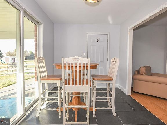 5th image of 4 McMahon Dr