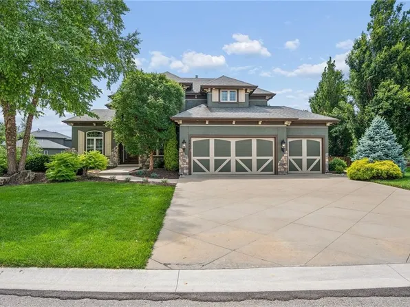 2437 NE Angel Fish Cir, Lees Summit, MO 64086