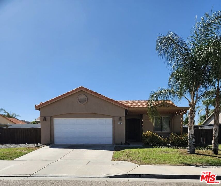 1st image of 2292 Versailles St