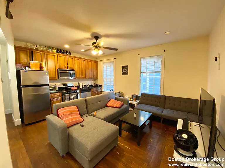 178 Hillside St #1 — Photo 2