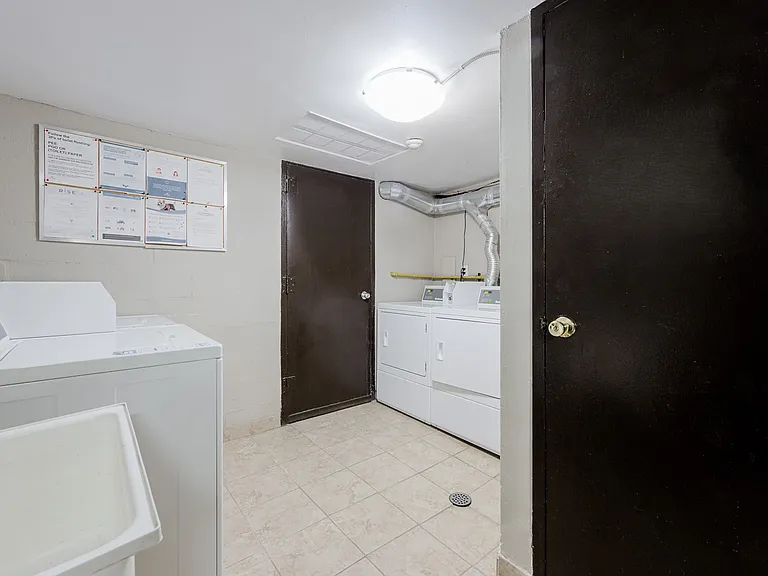 235 Bishop St S — Photo 19