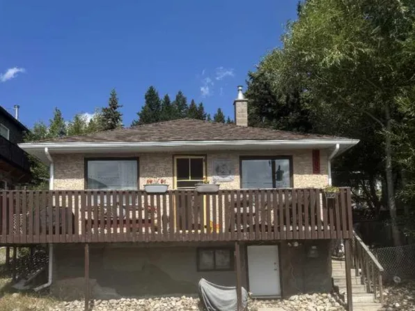 6505 S 22nd Ave, Crowsnest Pass, AB T0K 0M0
