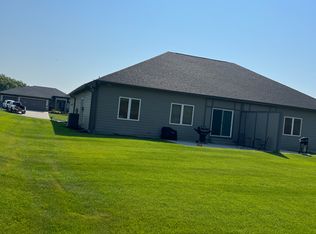 1229 Blackhawk Ct #2, Hinton, IA 51024