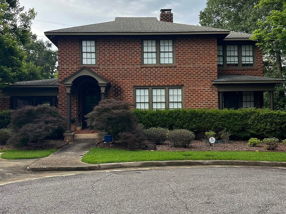 1st image of 17 Pinehurst Dr