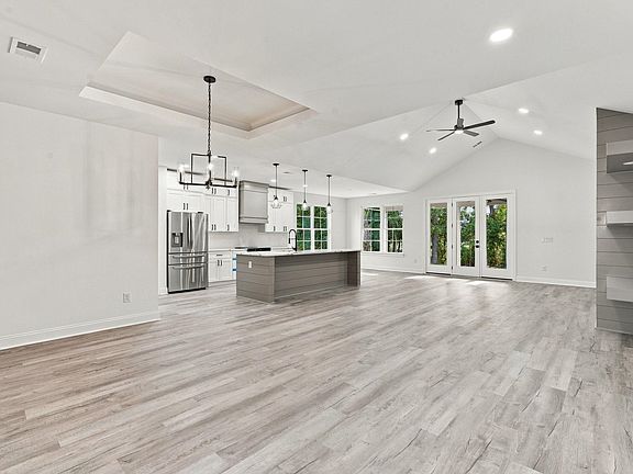5th image of 636 Barona Dr.