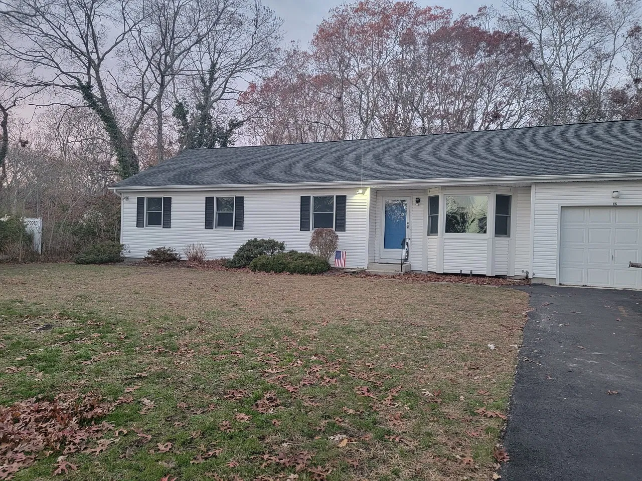 Beautiful 4 bedroom Home in Tiana Shores — Photo 2