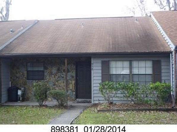 958 Village Dr