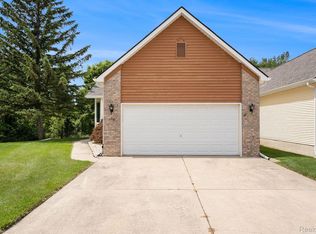 9340 Rayna Dr, Davison, MI 48423