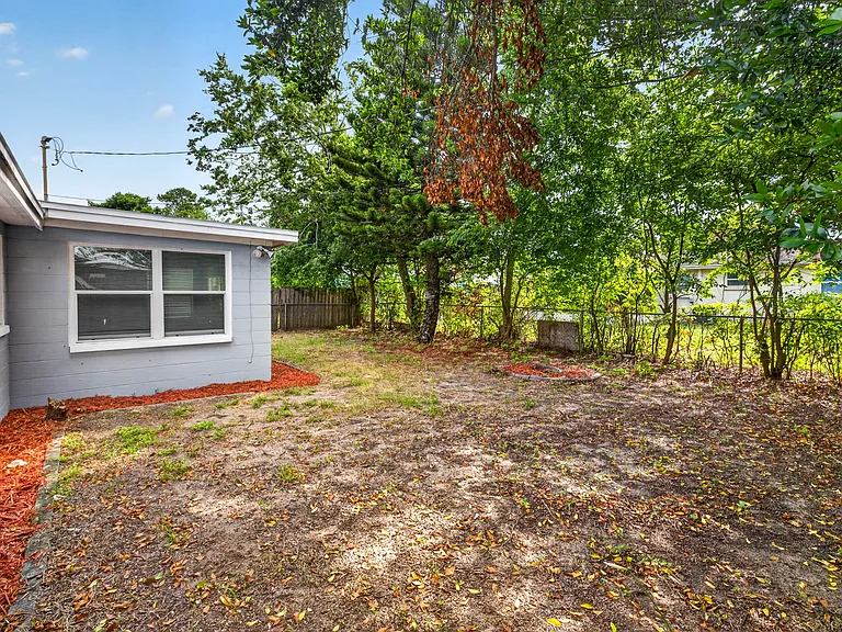 2516 Templewood Dr — Photo 15