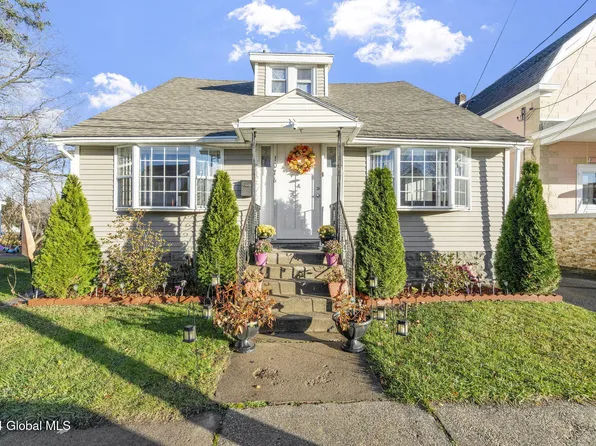 1076 Dean Street, Schenectady, NY 12309