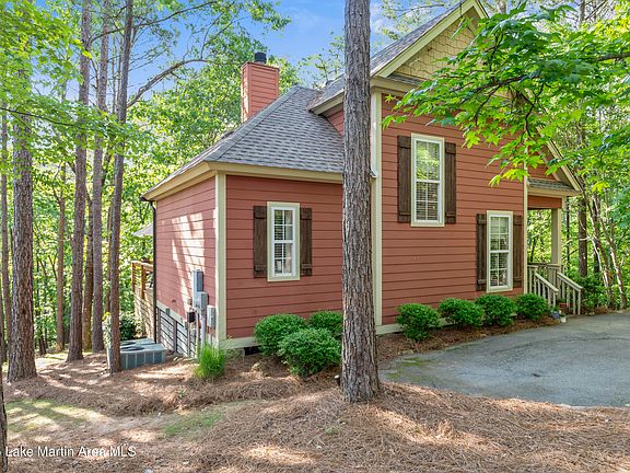 2nd image of 162 Village Cir