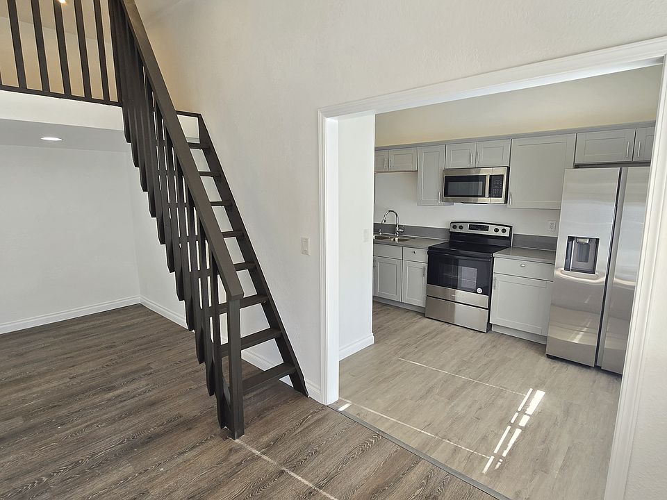 1st image of 425 25th St #4