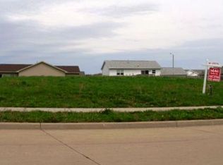 910 Saunders Rd, Kaukauna, WI 54130