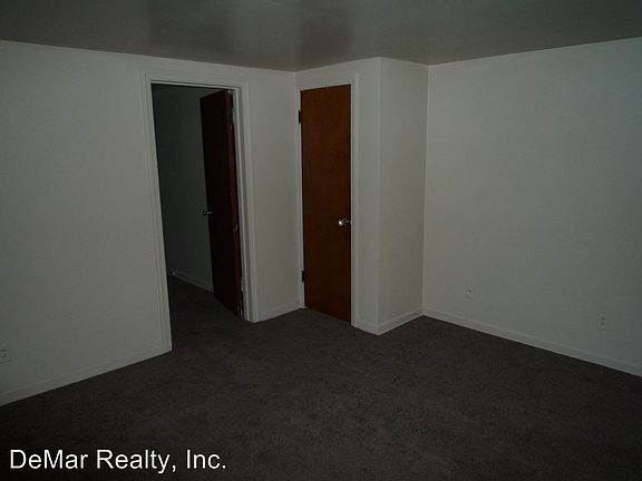 5th image of 4620 Middle Dr