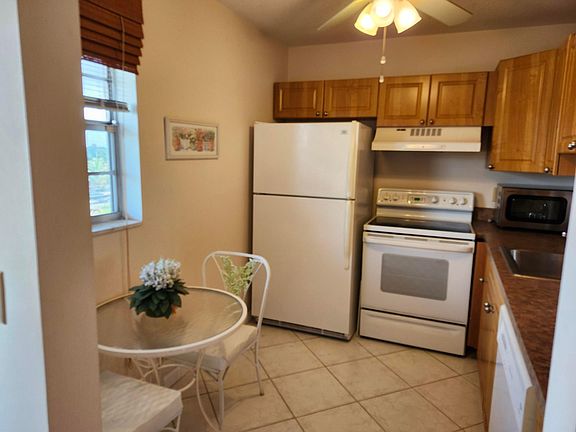 3rd image of 230 NE 26th Avenue #408