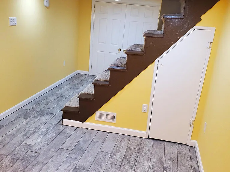 414 E Flora St — Photo 10