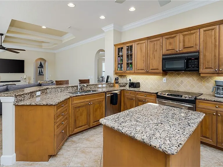 8754 Hideaway Harbor Ct — Photo 12