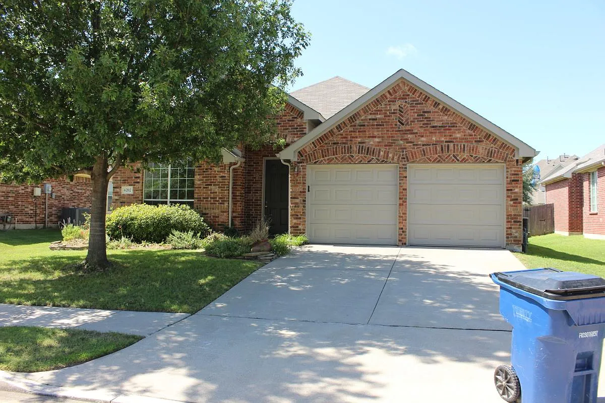 Building Photo - 6202 Crestmere Ln