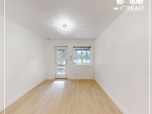 02_1883 Westover Road_Bright Living Room_02252025