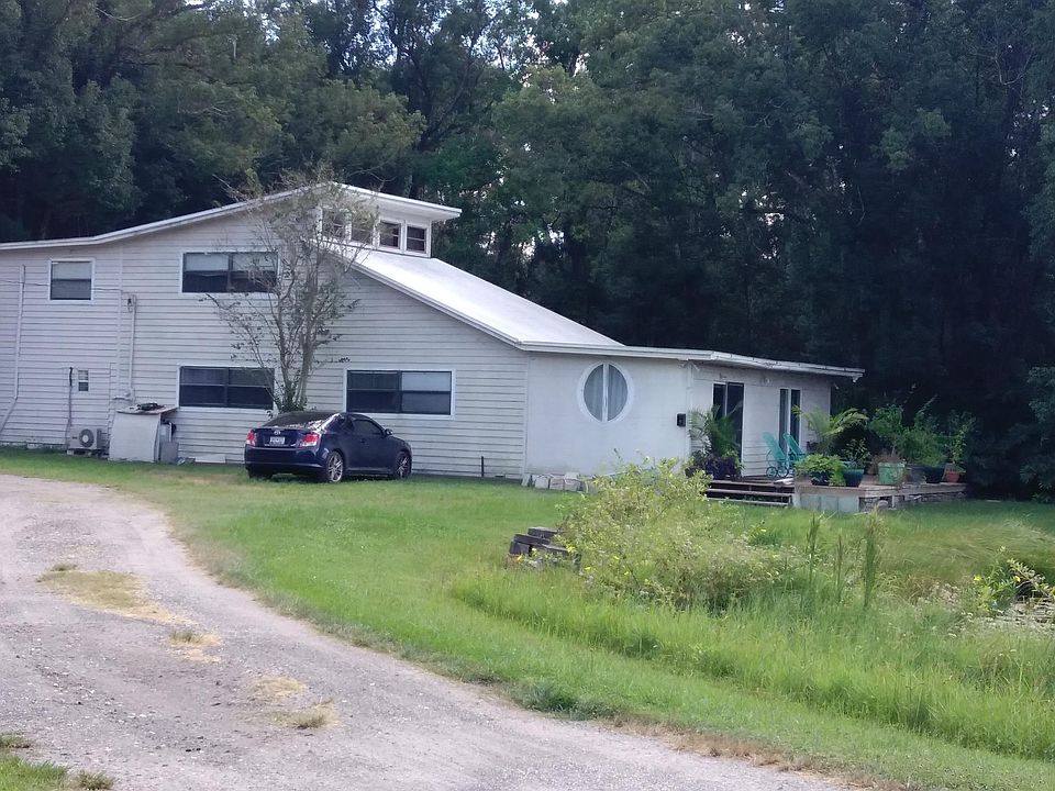 Waterfront home, the apartment is upstairs.