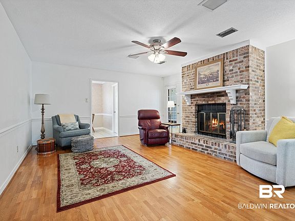 2nd image of 2875 Brookside Dr