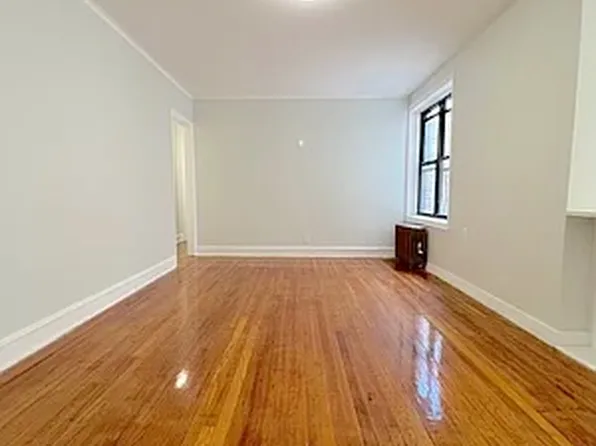 140-70 Ash Avenue 3F image 3 of 4