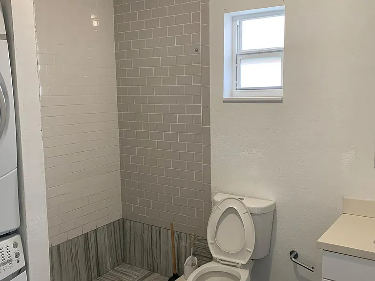 165 Florida Blvd #2 — Photo 9